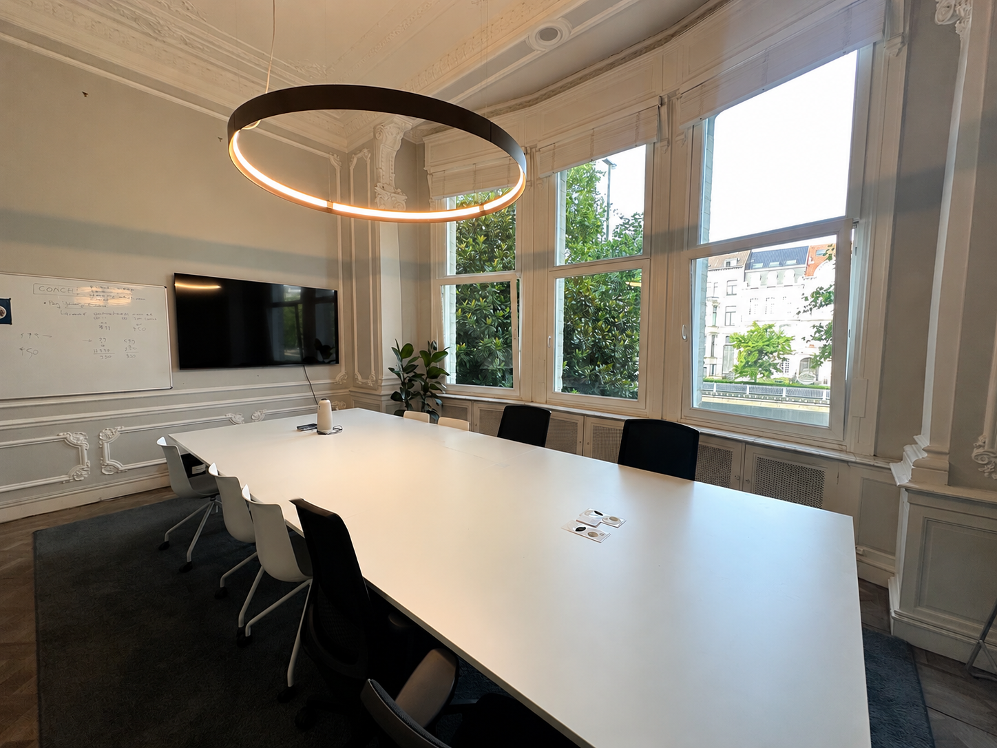 Help a Mano boardroom at Boulevard Brand Whitlock, Brussels